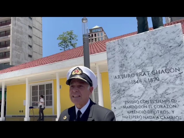 Almirante de La Maza inaugura monumento a Arturo Prat en Comuna de La Florida